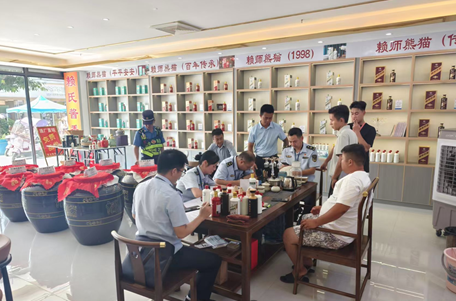 安順市黃果樹旅游區(qū)市監(jiān)局：全力以赴推進(jìn)旅游消費(fèi)市場(chǎng)穩(wěn)中有序