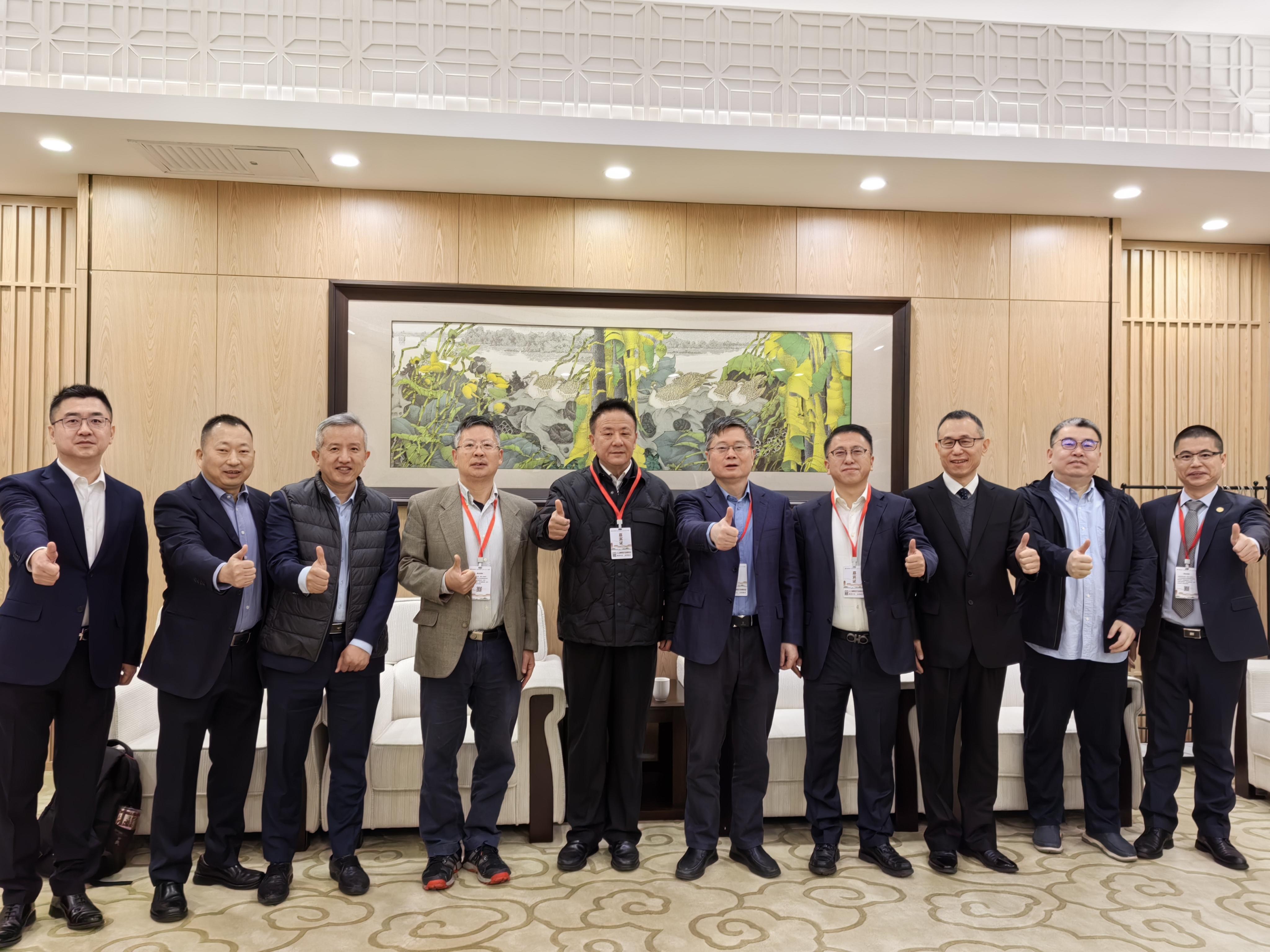 2025人工智能時(shí)代法商年會與會人員合影